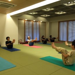 光と安定のポーズ